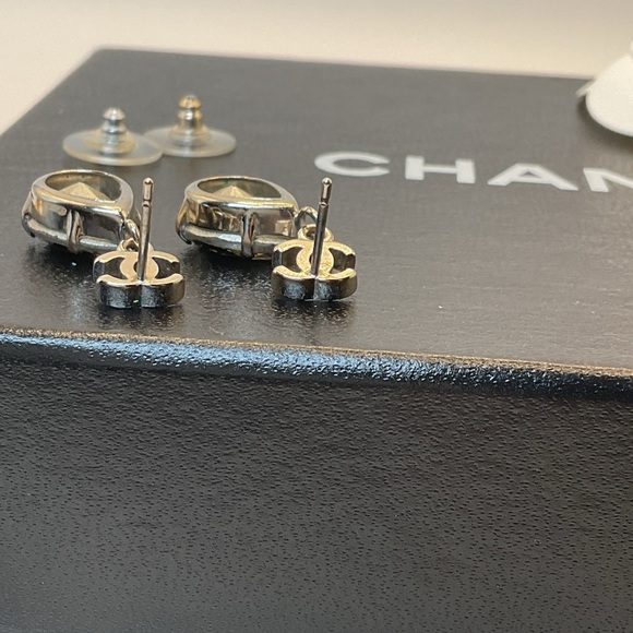 CHANEL Silver Teardrop Crystal Earrings - Picture 5 of 10